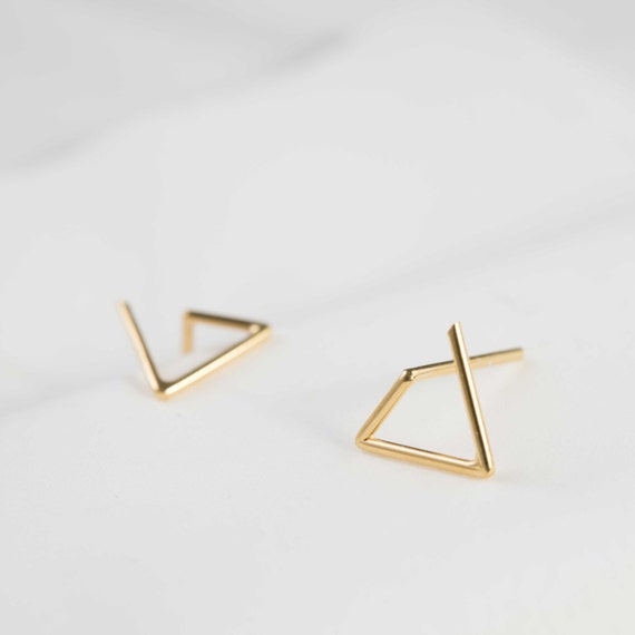 トライアングルスタッドゴールド 22Kゴールドメッキシルバー - Etsy 日本