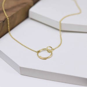 Collier deux anneaux entrelacés en or Vermeil image 3