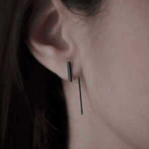 Minimalist bar ear-jackets in silver image 3