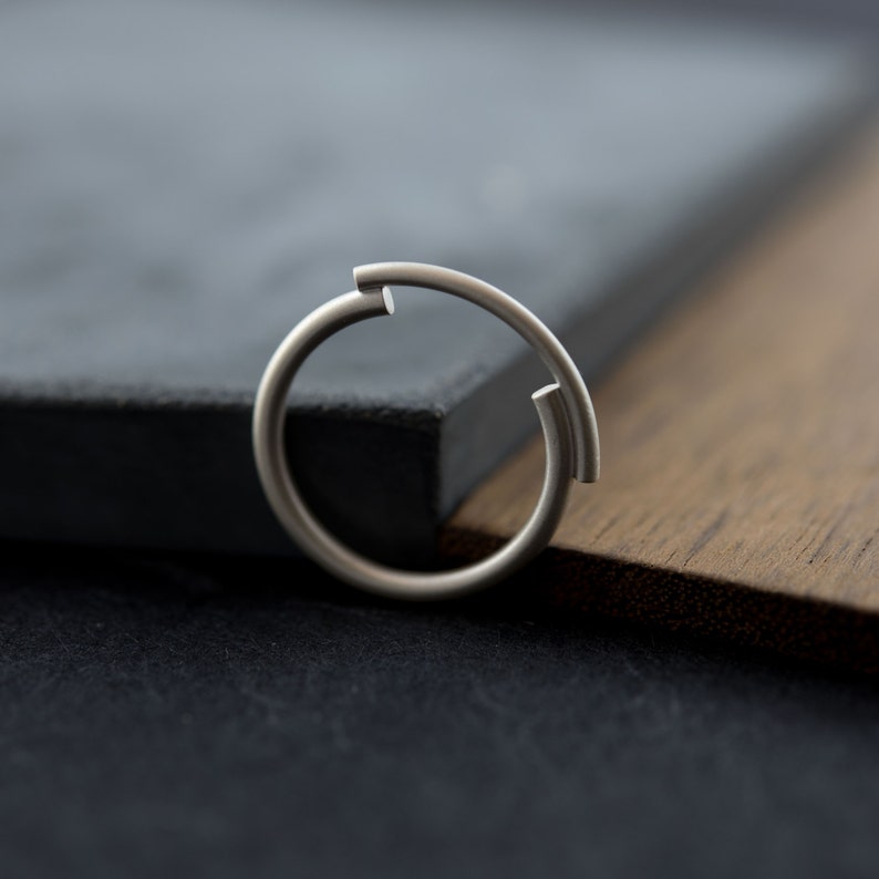 Essential ring, minimalist band silver image 3