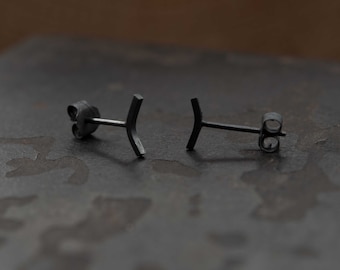 Curved bar stud earrings in silver square wire