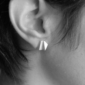 Folder stud earrings in silver image 3