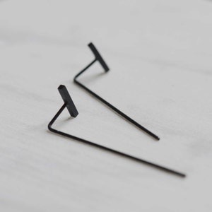 Long silver threader earring, modern jewelry image 3