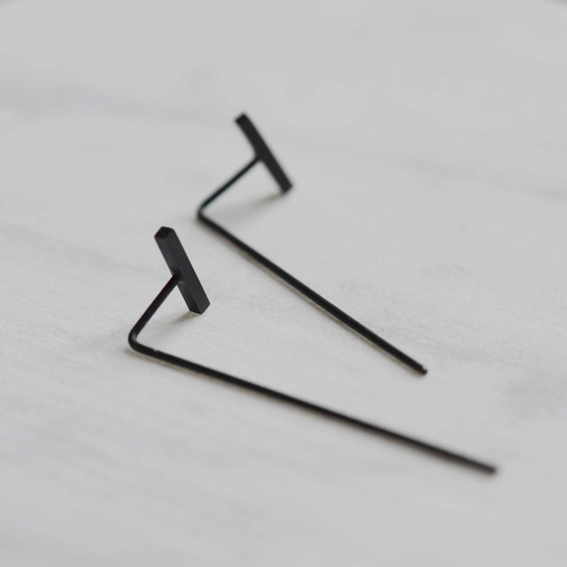 Long silver threader earring, modern jewelry image 3