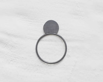Dot ring in oxidized silver