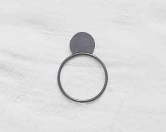 Dot ring in oxidized silver