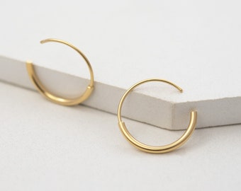 Open hoop earrings gold, everyday hoops, modern look