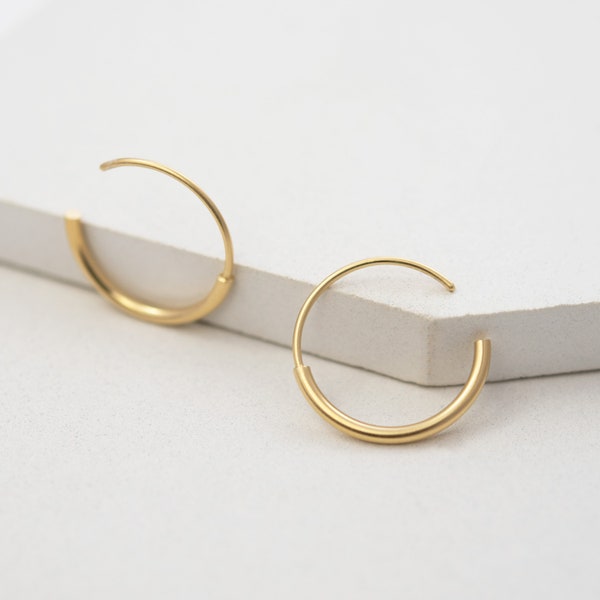 Open hoop earrings gold, everyday hoops, modern look