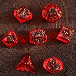 Dados Celestiales Carmesí, Set de RPG Rojo Rubí con Grabado Dorado, Regalo Fantástico de D&D para Personaje Vampiro o de Fuego