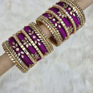 Lila armband i sidentråd med kundanstenar | Brudarmbandsset | Traditionella indiska smycken