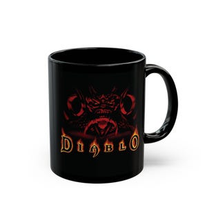 Taza negra retro de Diablo 1 para PC, taza de café vintage de RPG, ideal para gamers, regalo de videojuego clásico. imagen 1