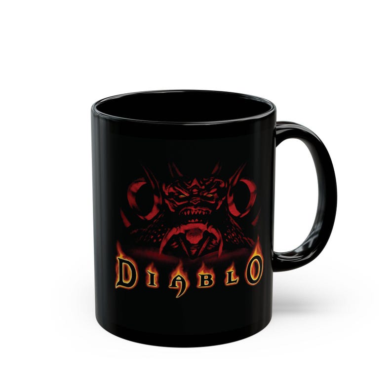 Taza negra retro de Diablo 1 para PC, taza de café vintage de RPG, ideal para gamers, regalo de videojuego clásico. imagen 1