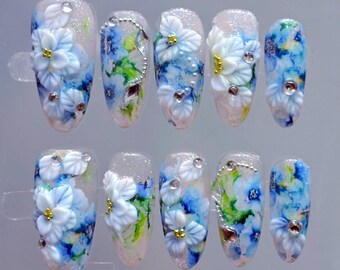 Faux ongles 3D à motifs floraux inspirés du jardin | Manucure florale d'inspiration cottagecore