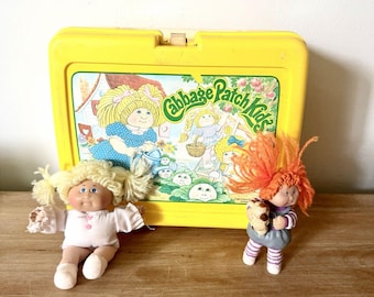 Vintage 1983 Thermos Cabbage Patch Kids Plastic Lunch Box no Thermos mini dolls