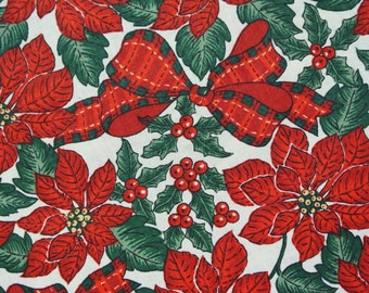 Vintage 1980s fabric in highquality unused cotton with larger green/red printed Christmas rose flower/ rosette motives on light beige bottom