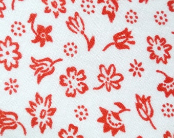 Vintage 1970s quilt fabric in highquality unused cotton with small printed red flower pattern on bonewhite bottomcolor