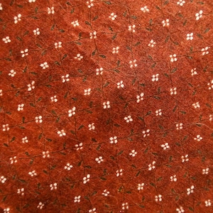 Tela de algodón vintage de los años 70 con estampado floral de gallo rojo y botones.