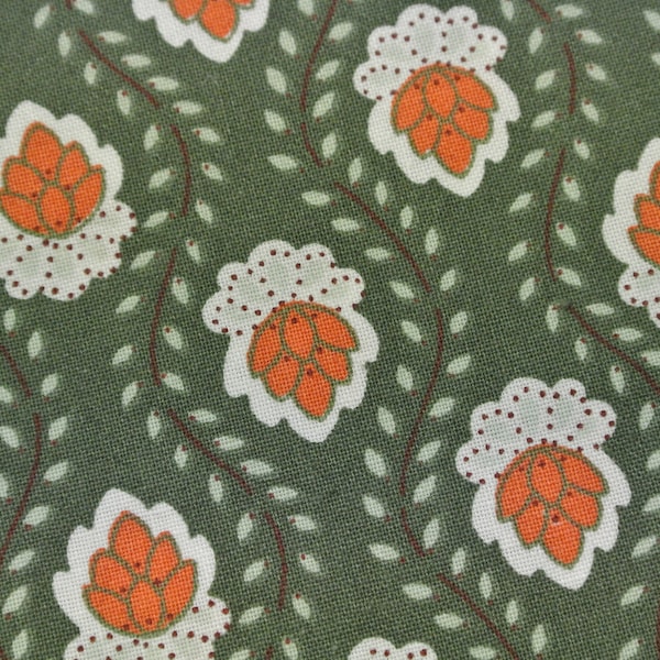 tissu de courtepointe inutilisé vintage des années 1970 en coton de haute qualité avec petit motif imprimé orange/fleur blanche sur fond vert foncé