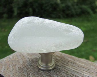 strandglas kabinettknöpfe große weiße echten strand glas schrank knopf meer kabinett knöpfe knäufe stein knöpfe etsy strandglas kabinettknöpfe große weiße echten strand glas schrank knopf meer kabinett knöpfe knäufe stein knöpfe etsy