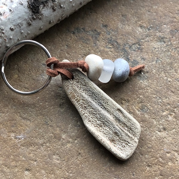 Driftwood and Stone Keychain ~ Natural Beach Stone Keychain ~ Beachy ~ Key Fob ~  Surfer Boho