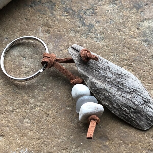 Driftwood and Stone Keychain ~ Natural Beach Stone Keychain ~ Beachy ~ Key Fob ~  Surfer Boho