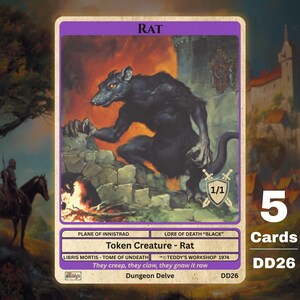 Pode incluir: Carta de fantasia com uma ilustração de um rato preto ameaçador contra um fundo de fogo. A carta tem uma borda roxa e texto como "RAT", "Token Creature - Rat" e "5 Cards".