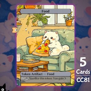 Könnte beinhalten: Eine Illustration einer weißen Katze, die Pizza auf einem grünen Sofa isst. Die Karte trägt die Aufschrift "Food" und enthält den Text "Token Artifact - Food". Die Karte hat auch den Text "5 Cards CC81".