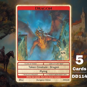 Puede incluir: Carta de fantasía que presenta un dragón llameante con las alas extendidas, sobre un cielo azul y edificios. La carta dice "Dragon" en la parte superior, con "Token Creature - Dragon" y "Flying" debajo. La carta también tiene el texto "6/6" y "5 Cards".