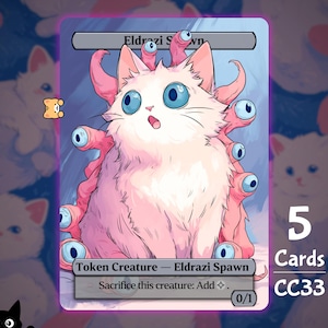 Puede incluir: Una carta de fantasía con un gato blanco con grandes ojos azules y tentáculos rosas con globos oculares. La carta está etiquetada como "Eldrazi Spawn" y "Token Creature". La carta forma parte de un conjunto de 5 cartas, etiquetadas como "CC33."
