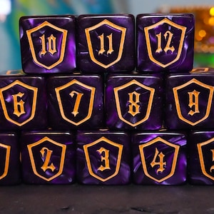 Purple Loyalty Counter Dice for Magic, perfect for any magic the gathering deck! Edh, Cedh Magic Deck! Great MTG Gift!