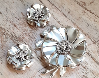 Vintage Silver Tone Flower Brooch and Clip-on Earrings Set