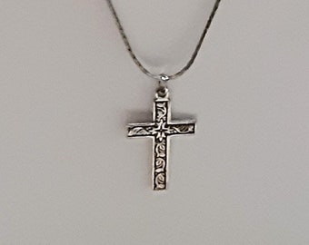 Kreuz Kreuz Kreuzar Repousse Blumen Design mit Sterling Silber Kette Vintage Schmuck Christliches Symbol Geistliche Priester Priester Ihr, Gelegentlich