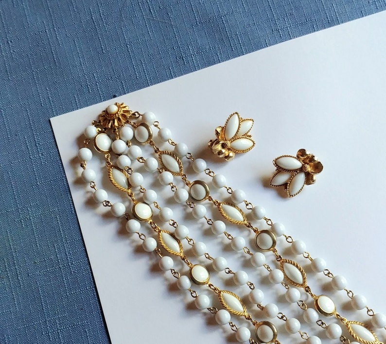 Vintage Necklace Earrings Set Signed JJ Jonette White and Off White Beads Gold Tone Wedding Bridal Jewelry Jewellery Gatsby Style Gift
