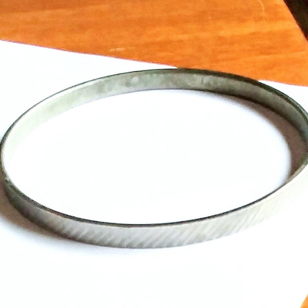 Monet Bangle Bracelet Pulsera Silver Tone Stackable Vintage Jewelry Yours, Occasionally