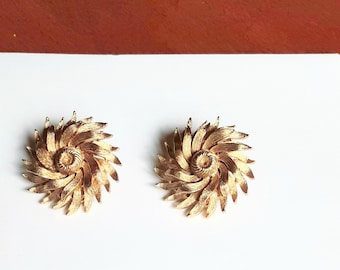 Lisner Earrings Aretes Spiky Ridged Spiral Gold Tone Vintage Jewelry Vendimia Joyeria Yours, Occasionally
