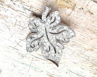 Gesigneerde Hedy-broche met strass-blad: vintage bruidssieraden