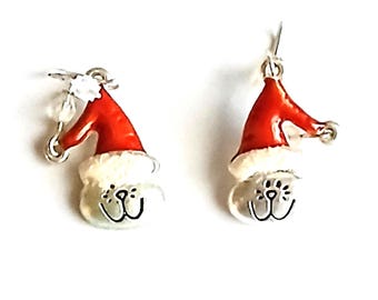 Pendientes vintage de gato esmaltado con gorro de Papá Noel: Pendientes colgantes navideños en tono plateado
