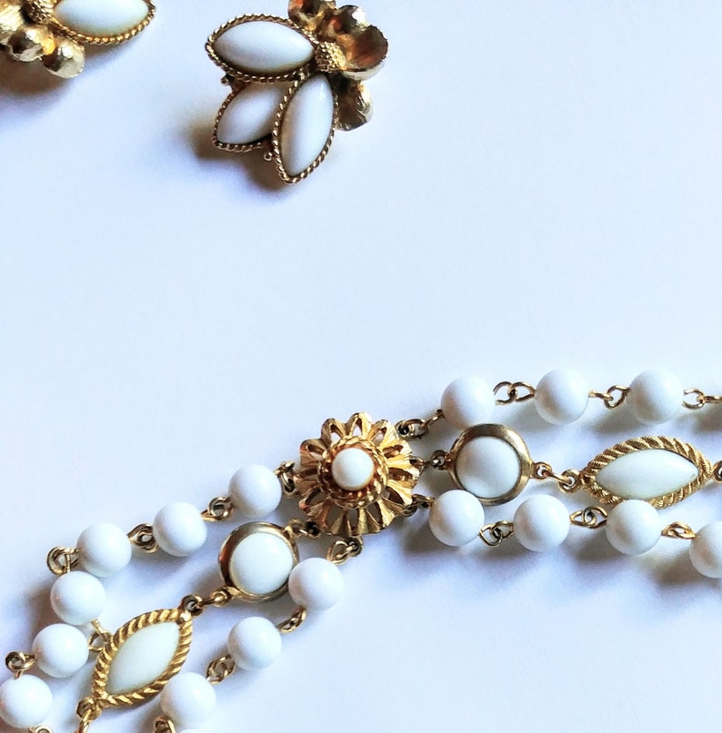 Vintage Necklace Earrings Set Signed JJ Jonette White and Off White Beads Gold Tone Wedding Bridal Jewelry Jewellery Gatsby Style Gift