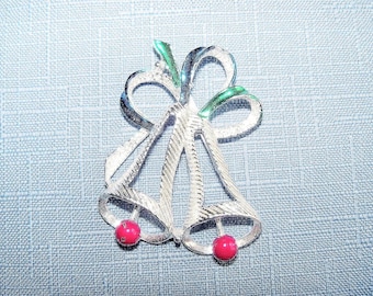 Broche vintage de campanas navideñas de Gerrys: broche navideño en tono plateado