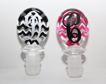 Personalized Chevron Pattern Oval Wine Stopper with Inital