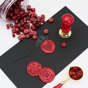 Bolsita de 50 bolsitas de cera para sellar, 155 colores vibrantes, cera para sellar invitaciones de boda, sobres, decoración de cajas de regalo y manualidades.