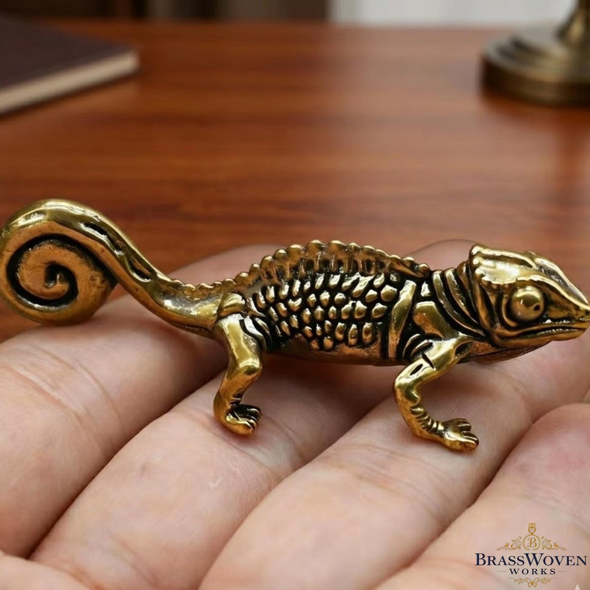 Chameleon statue - Etsy 日本