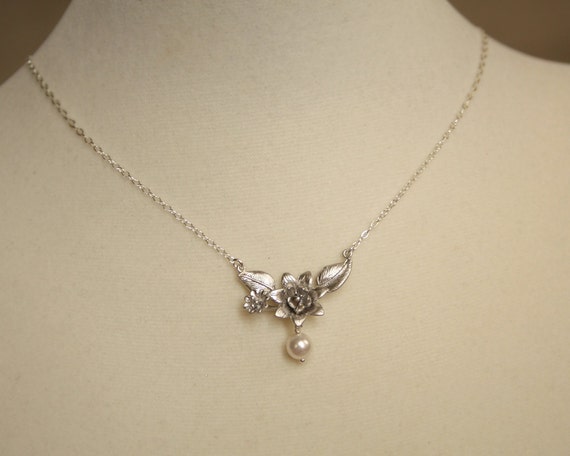 Items similar to Floral pearl necklace - Sterling Silver chain ...