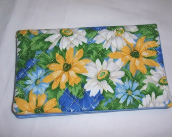 Daisy Fabric Women/'s Checkbook Cover Quilted Fabric Checkbook Cover Fabric Checkbook Cover Free Shipping Quilted Checkbook