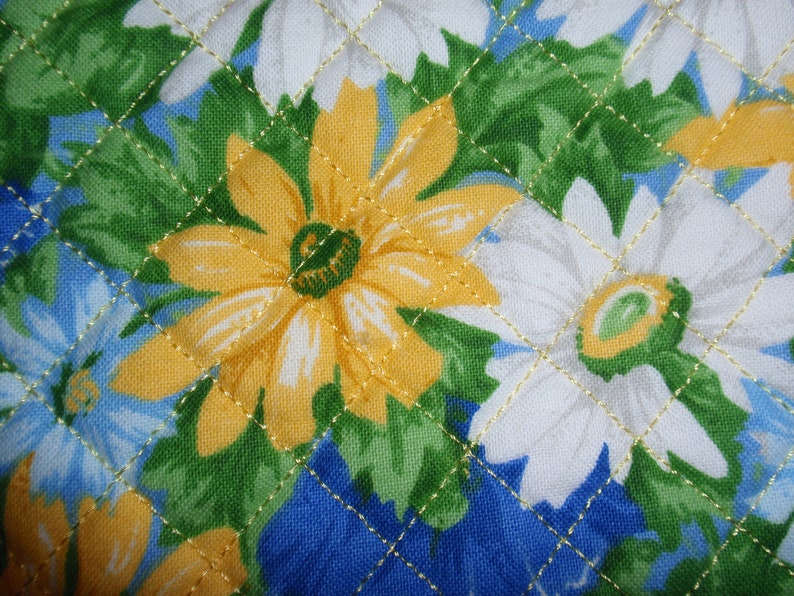 Daisy Fabric Women/'s Checkbook Cover Quilted Fabric Checkbook Cover Fabric Checkbook Cover Free Shipping Quilted Checkbook