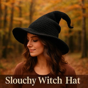 Könnte beinhalten: Ein schwarzer, lockerer Hexenhut mit breiter Krempe und spitzer Krone. Der Hut besteht aus einem strukturierten Material und wird von einer Person getragen. Der Text "Slouchy Witch Hat" wird am unteren Bildrand angezeigt.