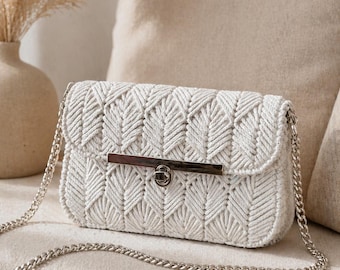 Handmade White Macrame Clutch Bag with Chain Strap | Elegant Boho Evening Purse | Wedding & Bridal Mini Bag
