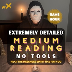 Puede incluir: Imagen que promociona una lectura de médium. La imagen presenta a una persona con una máscara blanca y una sudadera con capucha negra. El texto dice "LECTURA DE MEDIUM EXTREMADAMENTE DETALLADA SIN HERRAMIENTAS" y "ESCUCHA LOS MENSAJES QUE EL ESPÍRITU TIENE PARA TI."