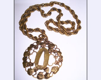 Vintage Necklace  . Gold  .  Big Pendant .  Retro  . 1960s .  60s Chain