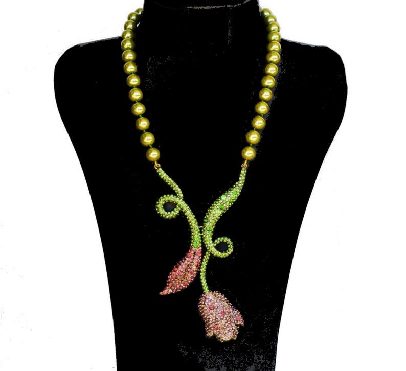 HEIDI DAUS Crystal Tulip Necklace Green & Pink Crystals NWOT image 4